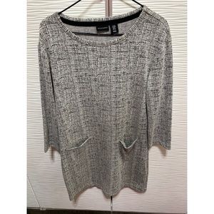 Knit dress with front pockets